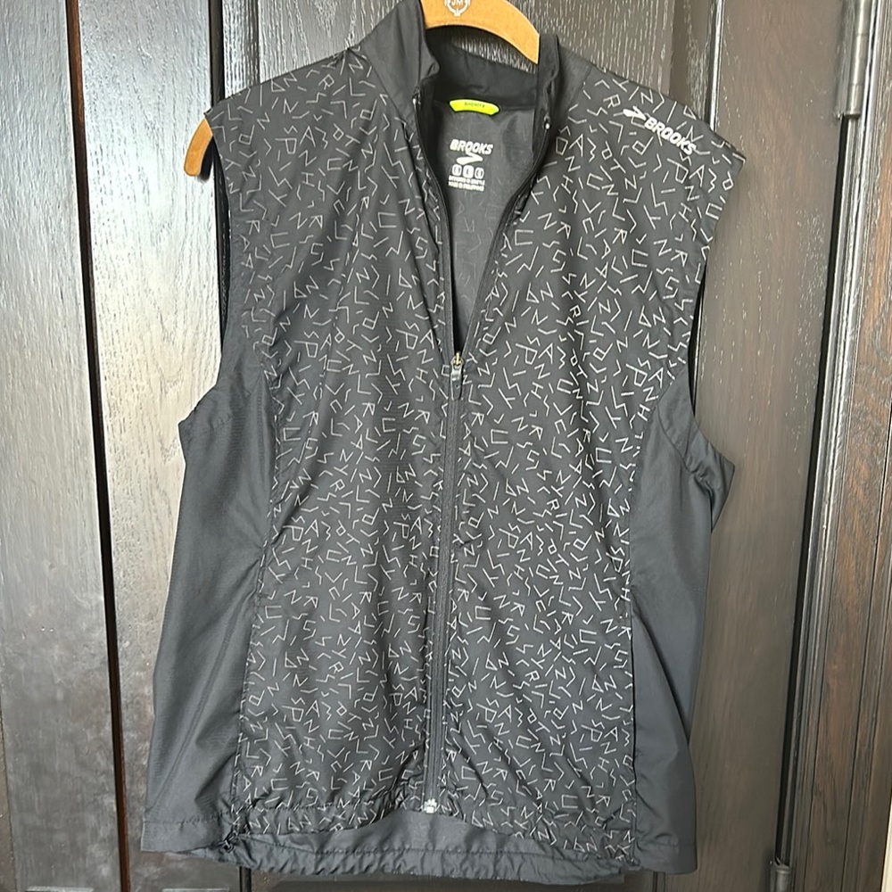 Brooks Black Geometric Running Vest